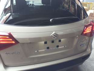 Recambio de maneta exterior porton para suzuki vitara 2015- 1.5 strong hybrid gle 2wd referencia OEM IAM 8284182G02000  