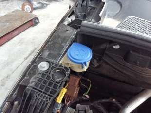 Recambio de deposito limpia para opel grandland x 2017- 120 aniversario referencia OEM IAM YP00066080  