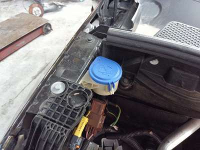 Recambio de deposito limpia para opel grandland x 2017- 120 aniversario referencia OEM IAM YP00066080  