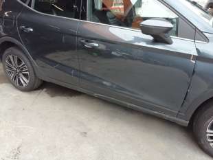 Recambio de estribos laterales para seat arona 2017- fr referencia OEM IAM 6F9853852  