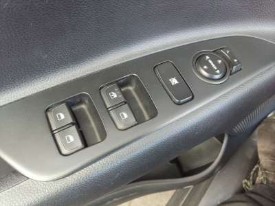 Recambio de mando elevalunas delantero izquierdo para kia stonic (ybcuv) 2017- concept referencia OEM IAM 93570H8000WK  