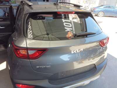Recambio de porton trasero para kia stonic (ybcuv) 2017- concept referencia OEM IAM 73700H8400  