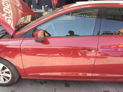 Recambio de puerta delantera izquierda para seat leon st (5f8) 2012-2020 1.5 tgi referencia OEM IAM 5F4831055A  