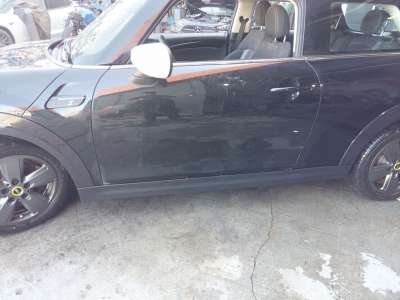 Recambio de estribos laterales para mini mini (f56) 2013- cooper se / electric referencia OEM IAM 51775A3DE51  