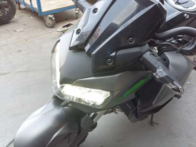 Recambio de moldura para kawasaki z ( - 899cc) - z 650 referencia OEM IAM 550605278GU  