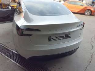Recambio de bandeja trasera para tesla model 3 (5yj3) 2017- ev awd referencia OEM IAM 184772600C  