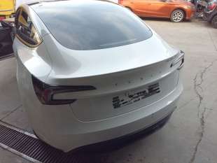 Recambio de tapa maletero para tesla model 3 (5yj3) 2017- ev awd referencia OEM IAM 1714928ECB  