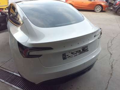 Recambio de tapa maletero para tesla model 3 (5yj3) 2017- ev awd referencia OEM IAM 1714928ECB  