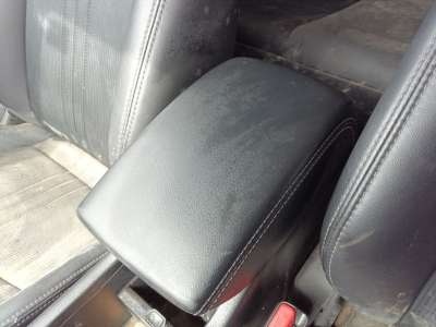 Recambio de apoyabrazos central para mazda cx-3 (dk) 2015- 2.0 skyactiv-g referencia OEM IAM DH4C64450A02  