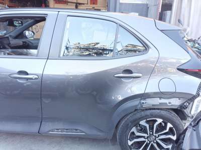Recambio de puerta trasera izquierda para toyota yaris cross (mxp_) 2020- 1.5 hybrid (mxpj10) referencia OEM IAM 67004K2010  