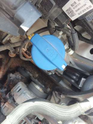 Recambio de deposito limpia para kia sportage 2010-2016 drive 4x2 referencia OEM IAM 98610F1900  