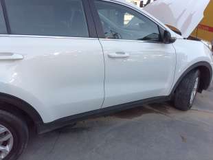 Recambio de estribos laterales para kia sportage 2010-2016 drive 4x2 referencia OEM IAM 87752F1100  