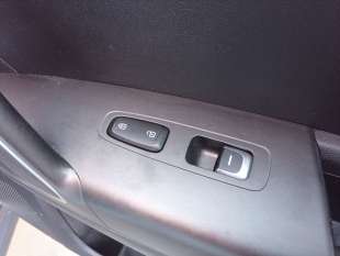 Recambio de mando elevalunas delantero derecho para kia sportage 2010-2016 drive 4x2 referencia OEM IAM 93576F1000  