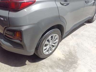 Recambio de amortiguador trasero derecho para hyundai kona 2017- pure referencia OEM IAM 55307J9300  