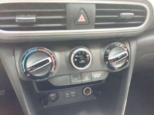 Recambio de mando calefaccion / aire acondicionado para hyundai kona 2017- pure referencia OEM IAM 97250J9030TMT  