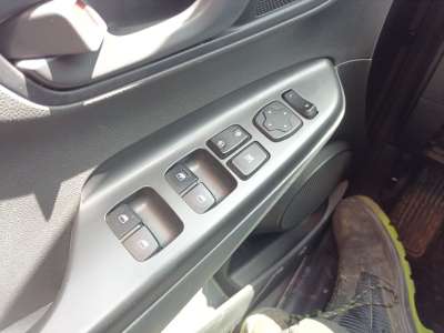 Recambio de mando elevalunas delantero izquierdo para hyundai kona 2017- pure referencia OEM IAM 93570J9100TMT  