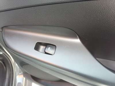 Recambio de mando elevalunas trasero derecho para hyundai kona 2017- pure referencia OEM IAM 3K552B1200  