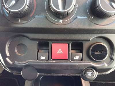 Recambio de mando elevalunas delantero derecho para aixam uv/51/af0a 2018- s9 referencia OEM IAM 98016307ZD  