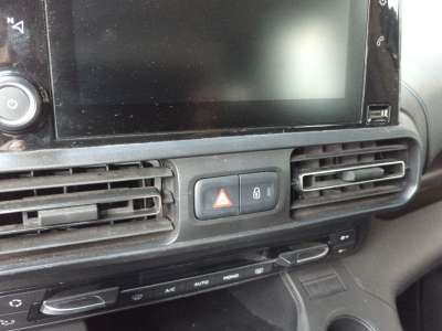 Recambio de warning para opel combo e tour / life (k9) 2018- 1.5 referencia OEM IAM 98170430ZD  