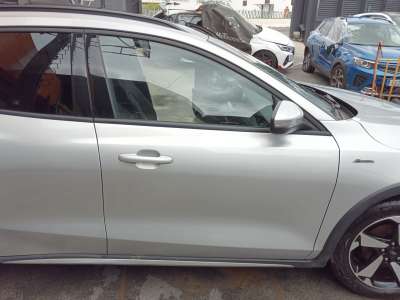 Recambio de puerta delantera derecha para ford focus sportbreak - focus sportbreak referencia OEM IAM 2577504  