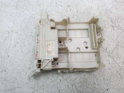 Recambio de caja reles / fusibles para toyota hilux vii 2016-2020 2.4 d referencia OEM IAM 827300K530  