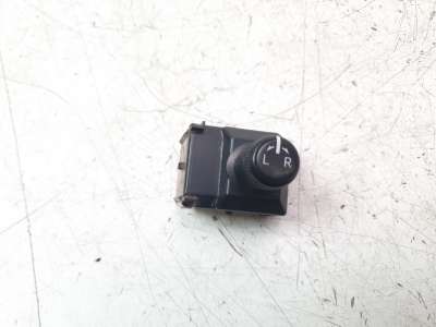 Recambio de mando retrovisor para toyota hilux vii 2016-2020 2.4 d referencia OEM IAM 182740  