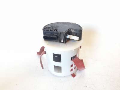 Recambio de bomba combustible para toyota hilux vii 2016-2020 2.4 d referencia OEM IAM 777810K010  7660448AB