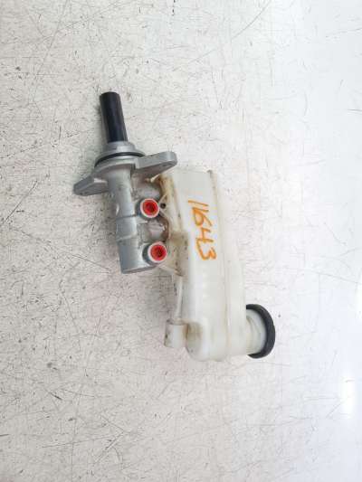 Recambio de bomba freno para toyota hilux vii 2016-2020 2.4 d referencia OEM IAM 472010K590  