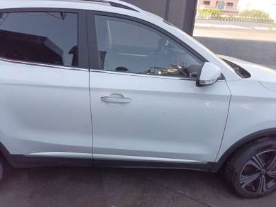 Recambio de puerta delantera derecha para mg mg zs suv 2017- 1.5 vti referencia OEM IAM 10318336  