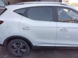 Recambio de puerta trasera derecha para mg mg zs suv 2017- 1.5 vti referencia OEM IAM 10316504  