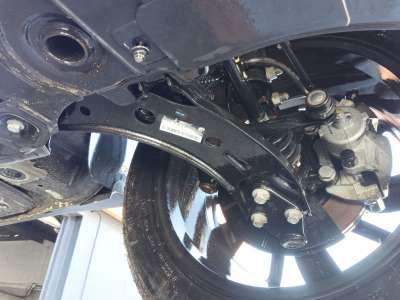 Recambio de brazo suspension inferior delantero izquierdo para mg zs 2022- luxury referencia OEM IAM 11048892  