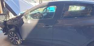 Recambio de puerta delantera izquierda para renault clio v 2019- intens referencia OEM IAM 801016156R  