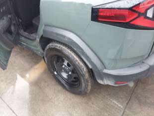 Recambio de amortiguador trasero izquierdo para dacia duster iii 2024- eco-g 100 essential referencia OEM IAM 562103986R  