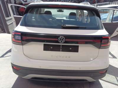 Recambio de piloto trasero central para volkswagen t-cross (c11, d31) 2018- 1.0 tsi referencia OEM IAM 2GM827577H  