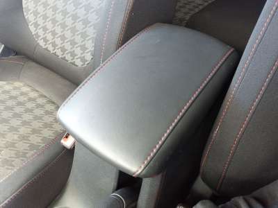 Recambio de apoyabrazos central para mg zs 2022- comfort referencia OEM IAM 10260892  
