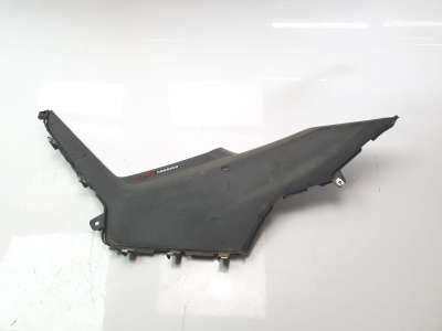 Recambio de moldura para kymco ak550 2017- referencia OEM IAM 83620LGC6E00  