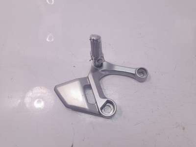 Recambio de estribo lateral para yamaha mt-09 (7.2013) 2013-2020 referencia OEM IAM 1RC274100000  