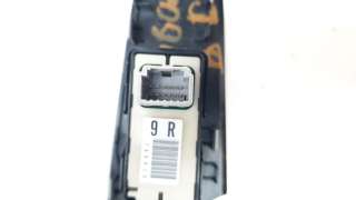 Recambio de mando elevalunas trasero derecho para lexus xe2 2019- is300h referencia OEM IAM 8481030192  