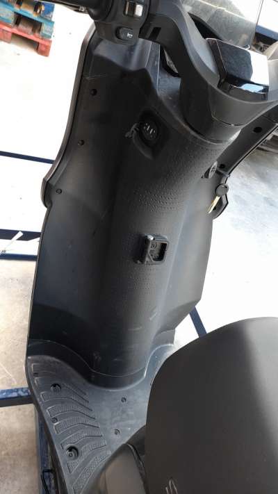 Recambio de moldura para seat mo 2024- mo referencia OEM IAM MOTOR  