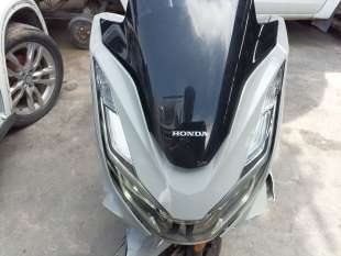 Recambio de moldura para honda pcx - pcx 125 (jk05) referencia OEM IAM 64305K1ZJ100  