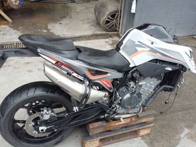 Recambio de centralita motor uce para ktm duke - 790 duke l referencia OEM IAM 63541031100  