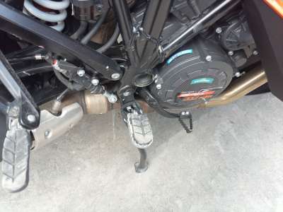 Recambio de estribera derecha para ktm super adventure - 1290 super adventure s referencia OEM IAM 61903040033  