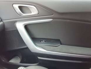 Recambio de mando elevalunas delantero derecho para kia ceed tourer (cd) 2018- 1.0 t-gdi referencia OEM IAM 40B5221500  