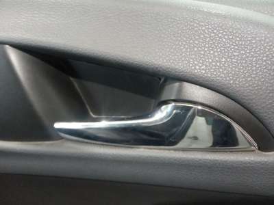 Recambio de maneta interior delantera derecha para opel meriva b 2010-2017 cosmo referencia OEM IAM   