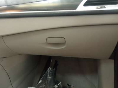 Recambio de guantera para renault megane iii coupe 2008-2018 privilege referencia OEM IAM   