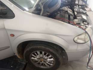 Recambio de aleta delantera derecha para chrysler voyager (rg) 2001-2008 2.4 se referencia OEM IAM   