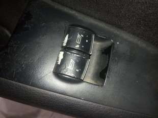 Recambio de mando elevalunas delantero izquierdo para audi a4 berlina (8e) 2000-2004 1.9 tdi (96kw) referencia OEM IAM   