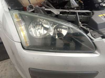 Recambio de faro derecho para ford focus berlina (cap) 2004-2007 sport referencia OEM IAM   
