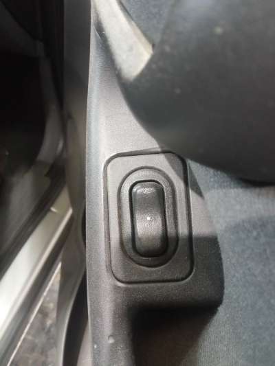 Recambio de mando elevalunas delantero derecho para opel combo tour 2001-2011 1.7 cdti 16v referencia OEM IAM   