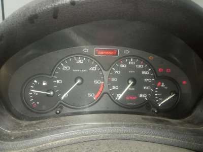 Recambio de cuadro instrumentos para peugeot 206 berlina 1998-2010 e-music referencia OEM IAM   